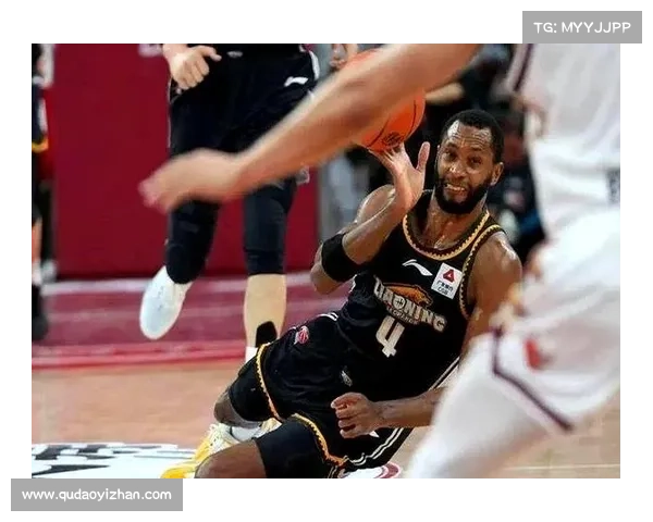 CBA疯狂一夜!广东反超北京,辽篮滑落至第8,王世龙给杨鸣敲响警钟 CBA疯狂一夜!广东反超北京,辽篮滑落至第8,王世龙给杨鸣敲响警钟
